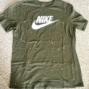Men’s Nike Tee